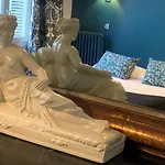미라보 호텔