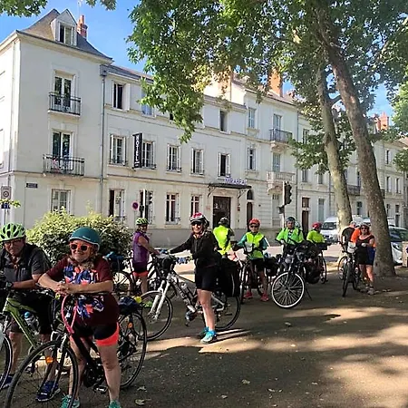 Mirabeau Hotel 2*
