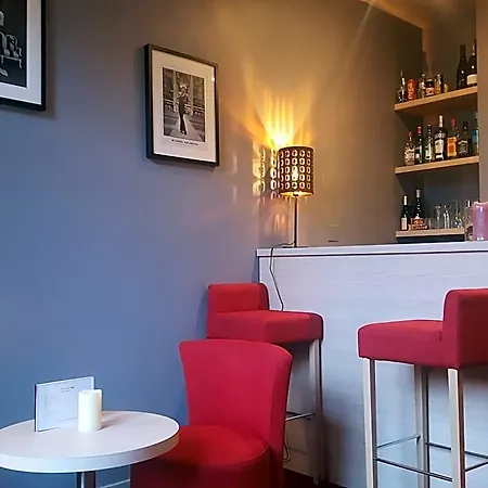 Mirabeau Hotel 2*
