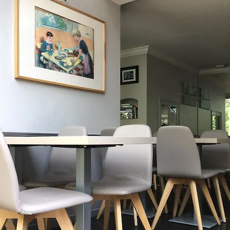 Mirabeau Hotel 2*