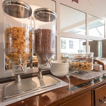 Mirabeau Hotel Tours