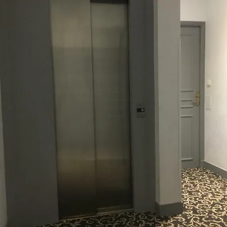 米拉波酒店 2* 图尔